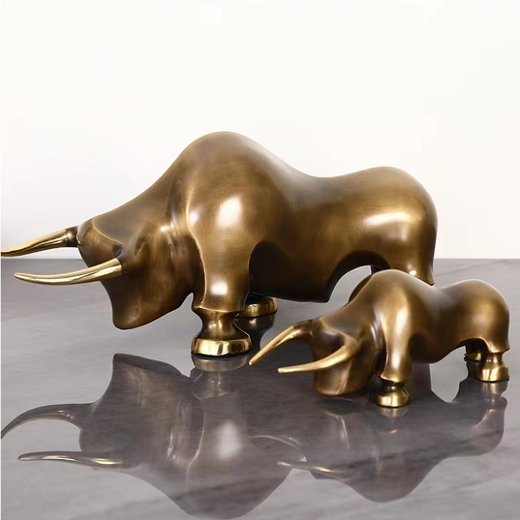 charging bull sculpture