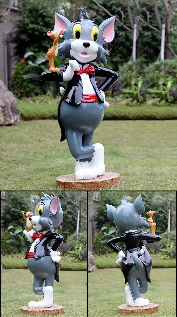 Donald Duck Sculpture