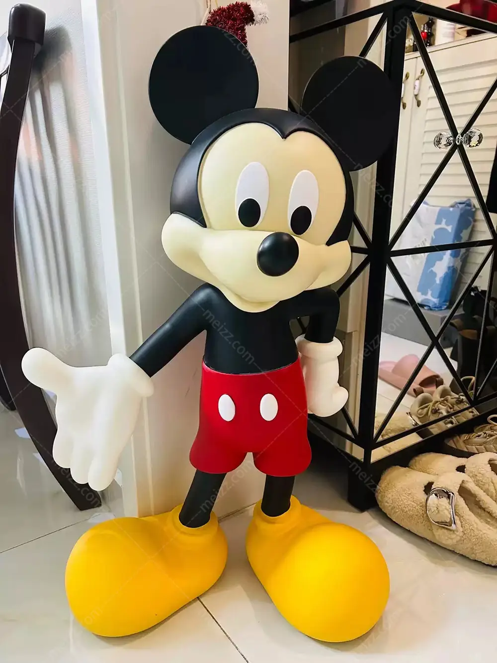 Mickey Mouse Welcome Statue