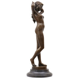 nude statue female