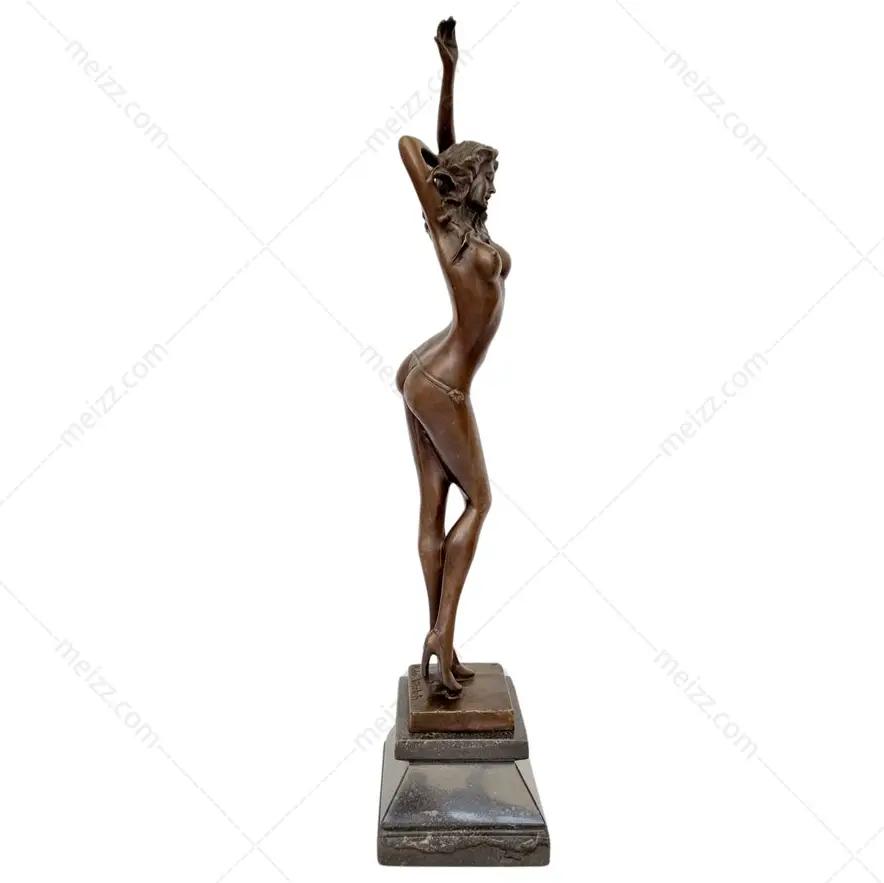 Sexy Female Statue