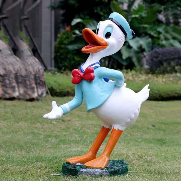 donald duck sculpture