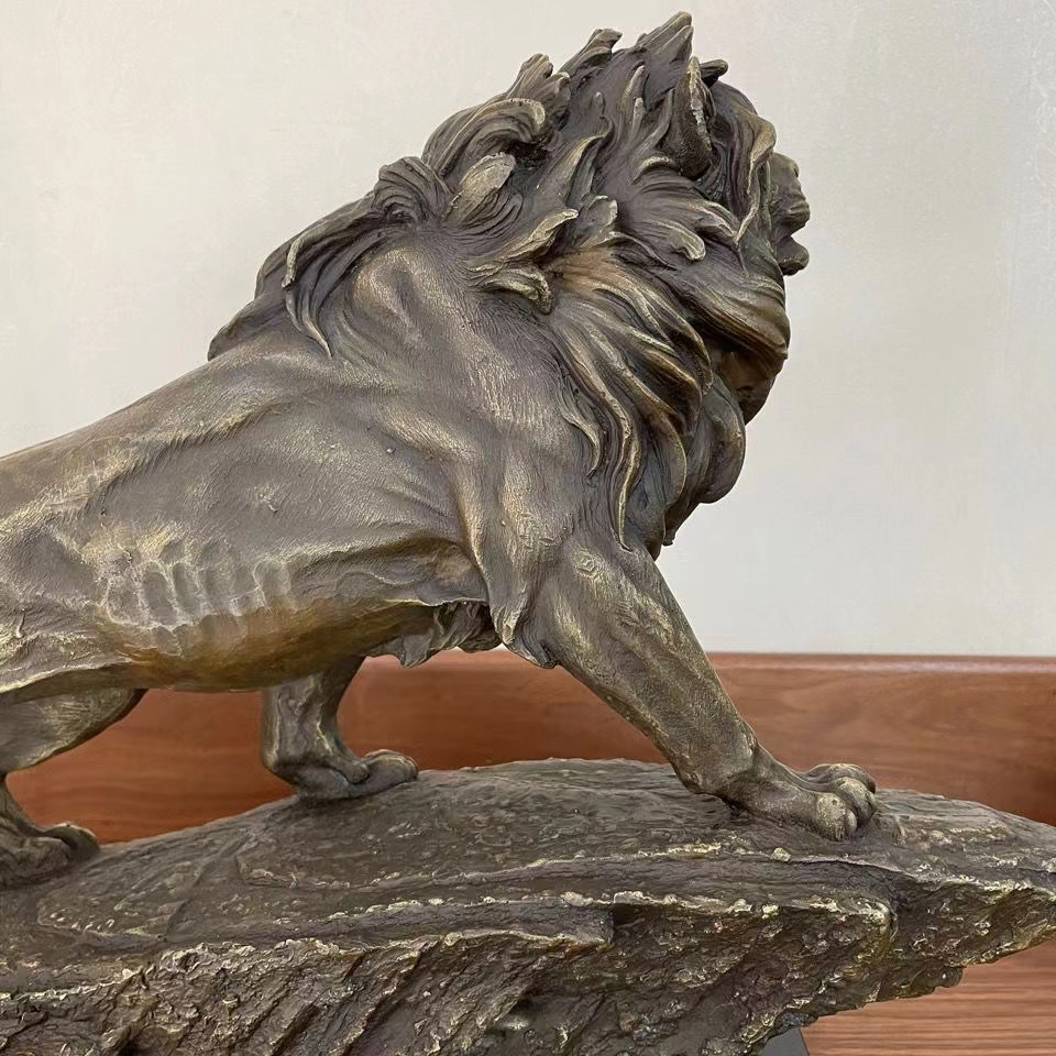 lion bronze statue