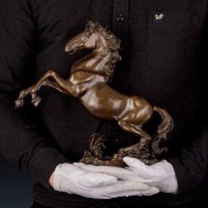 collectable horse figurines