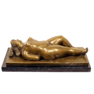 botero woman sculpture