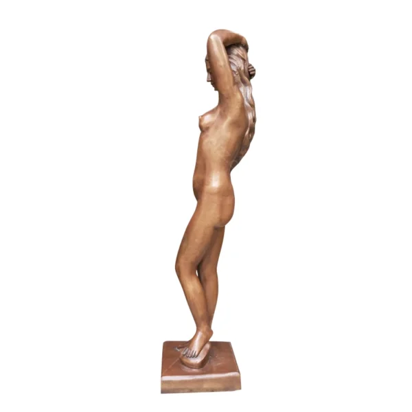 naked female statues