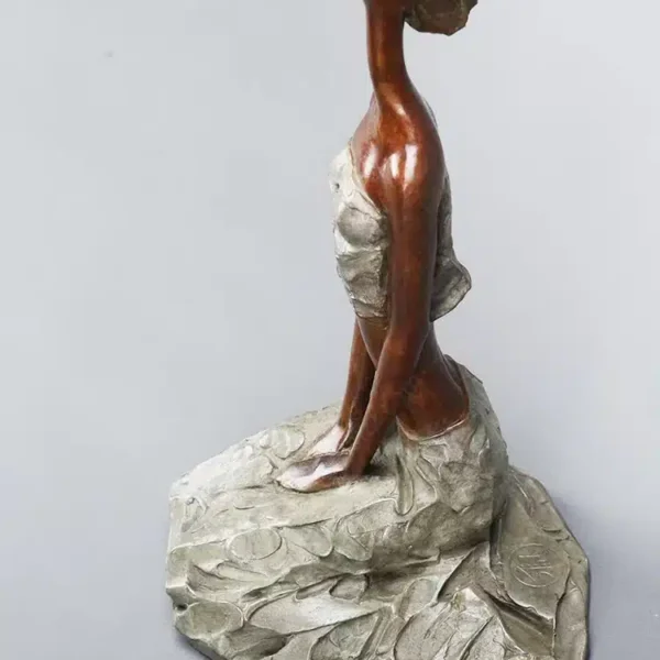 ancient female sculpture