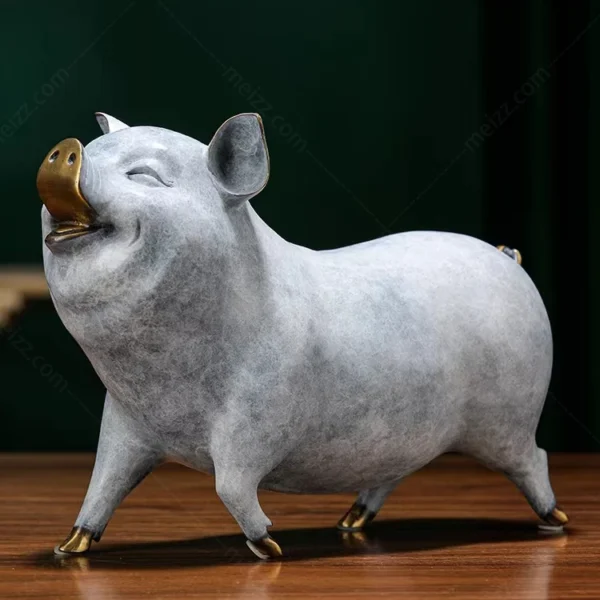 piglet sculpture