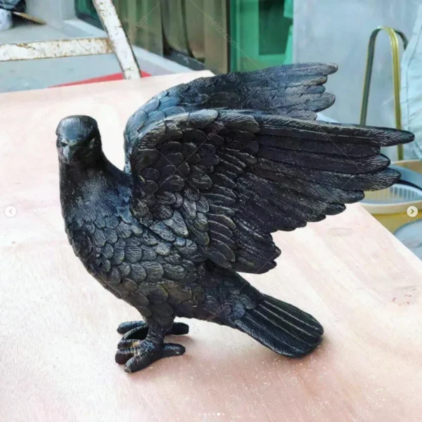 bronze pigeon statue