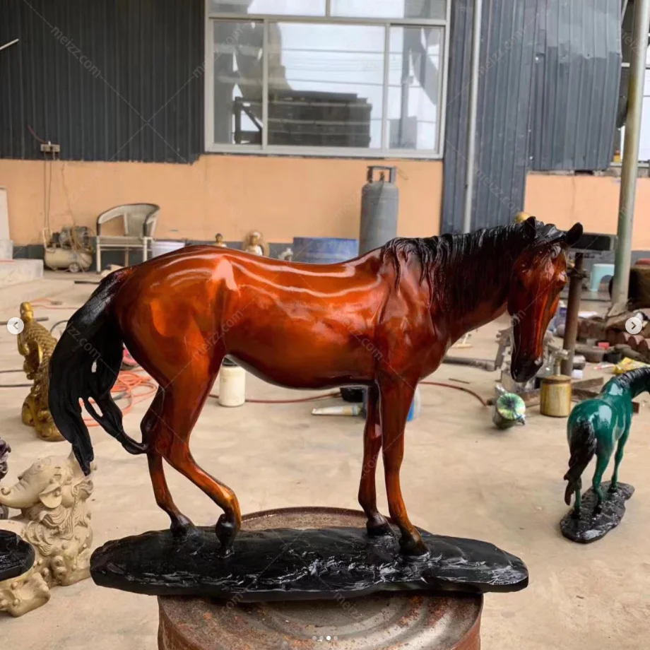modern horse sculpture