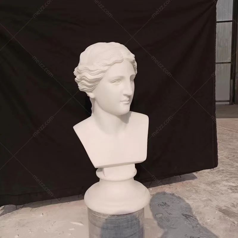 venus statue bust