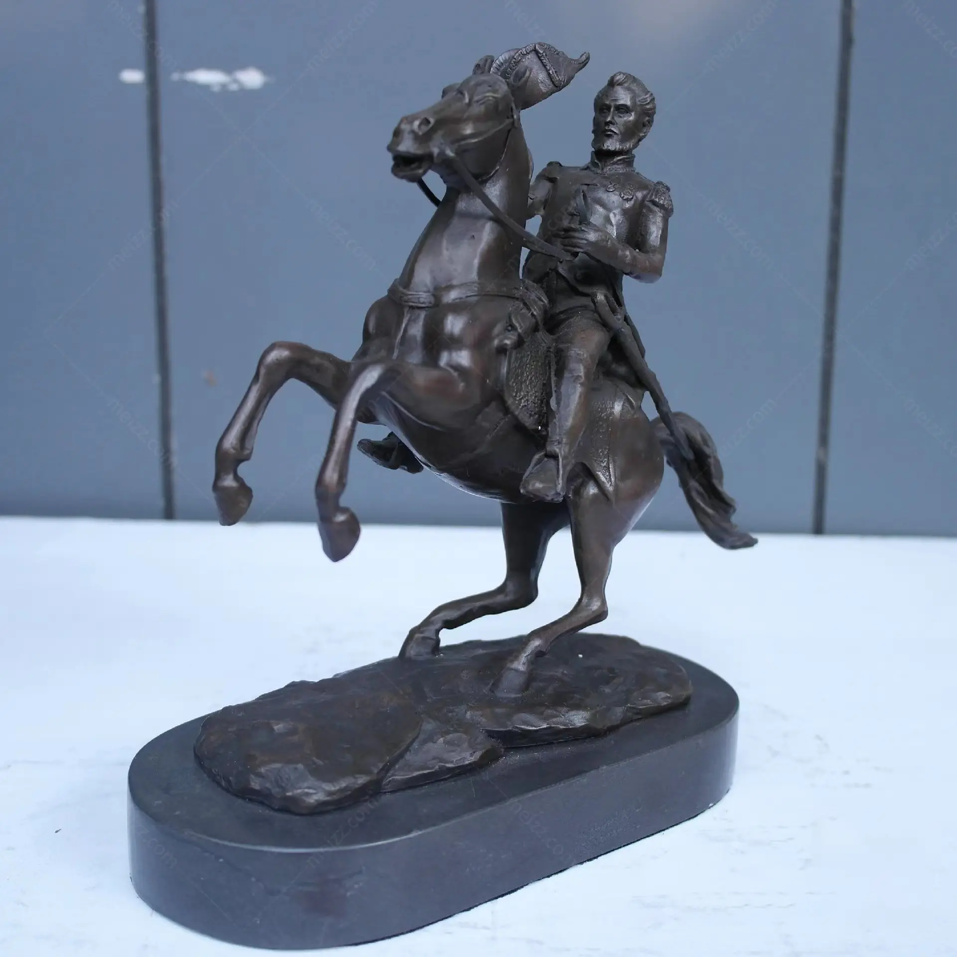 bronze lincoln statue