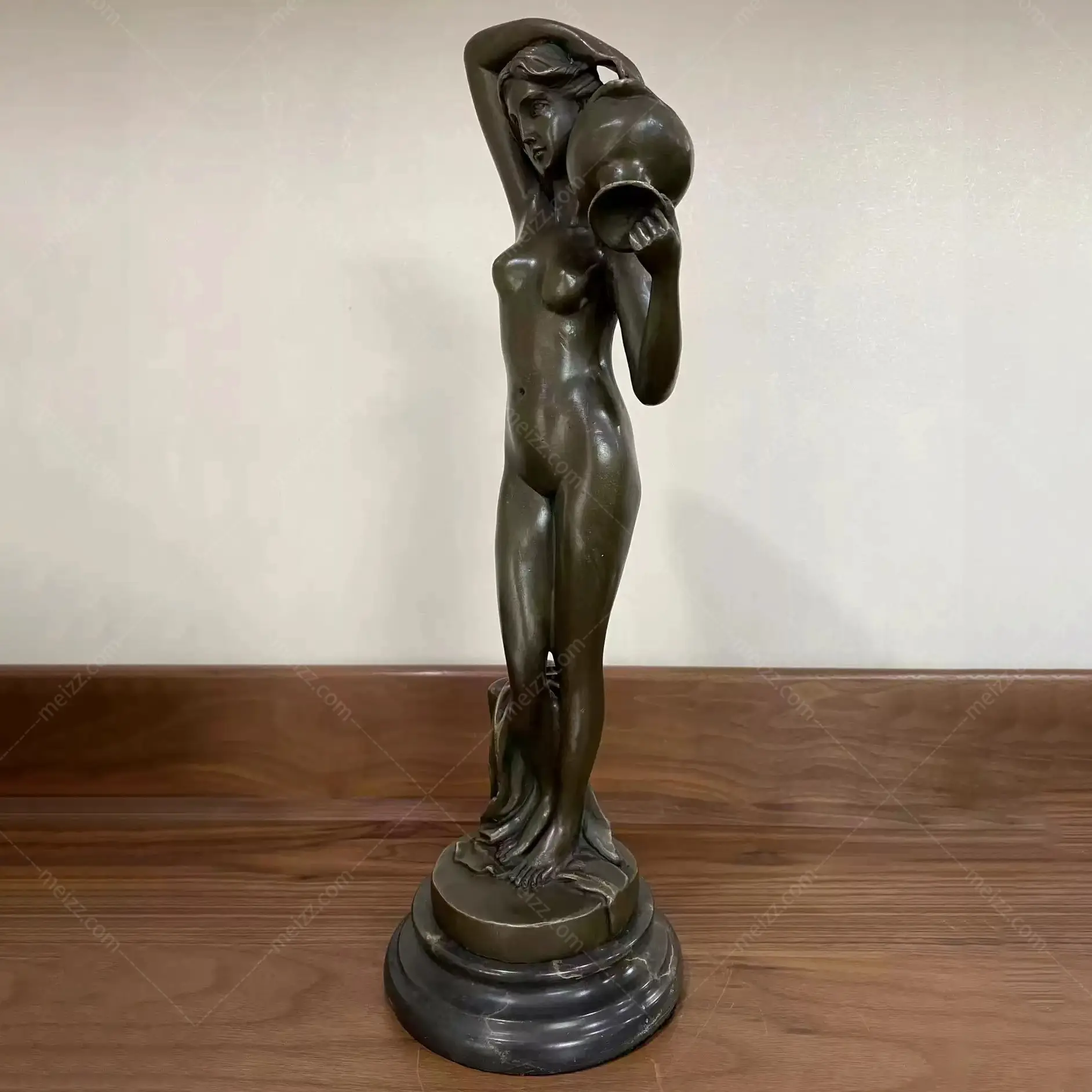 woman nude statue