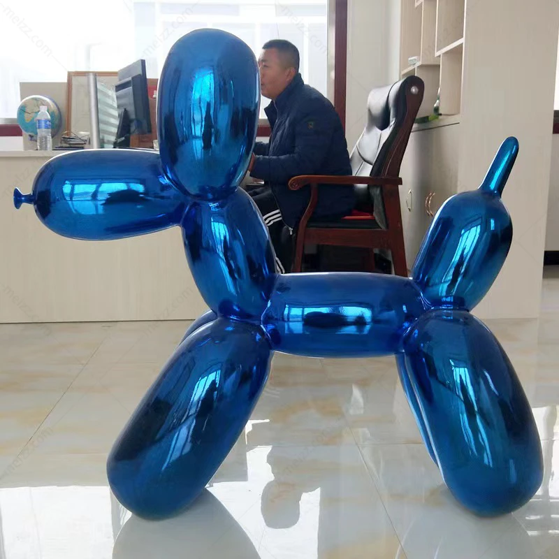 shiny balloon dog sculpture