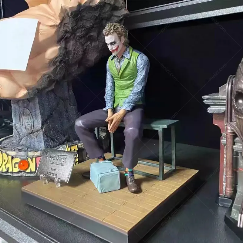 the dark knight joker statue