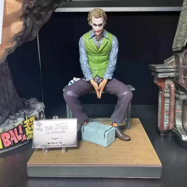 the dark knight joker statue