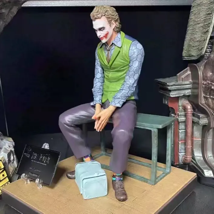 the dark knight joker statue