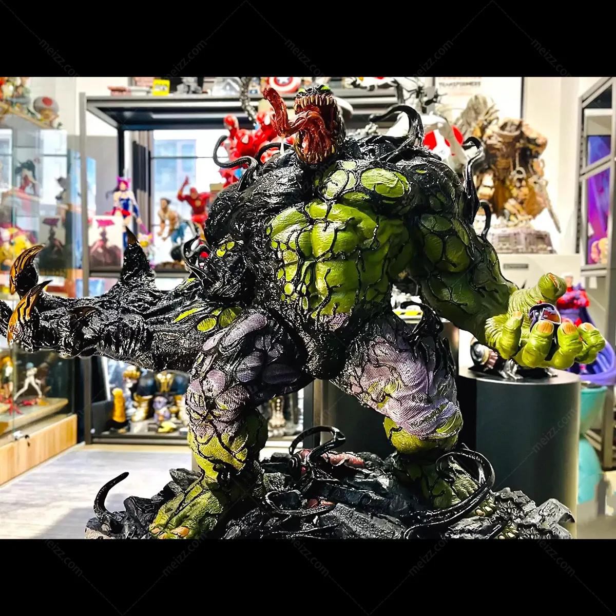 Venom Hulk Statue