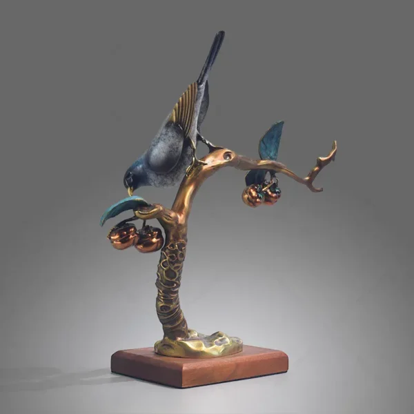 magpie statue