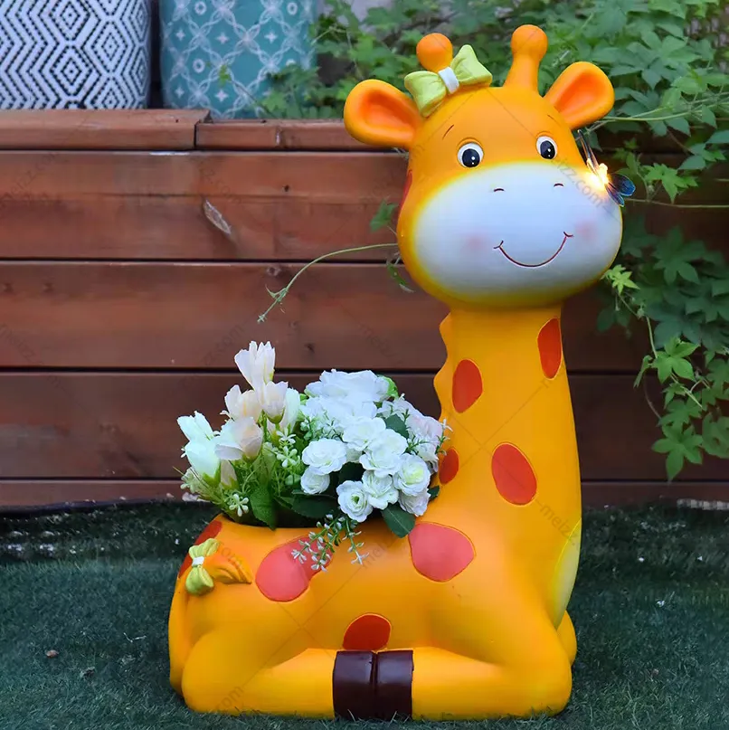 giraffe plant pot