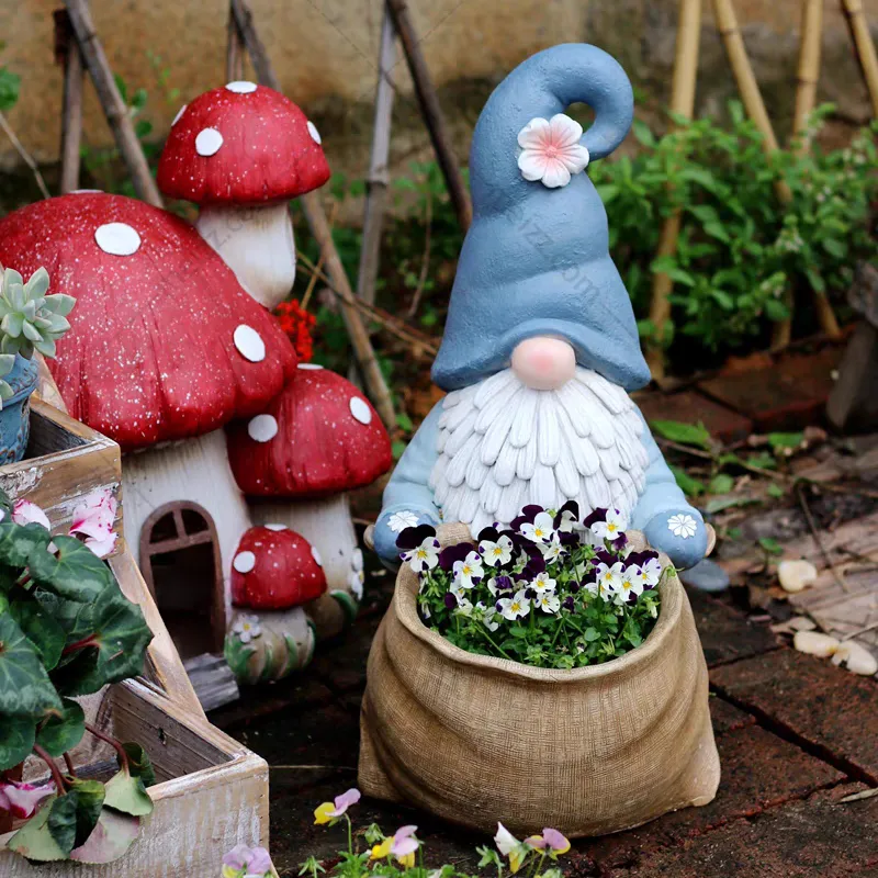 garden gnome plant pot