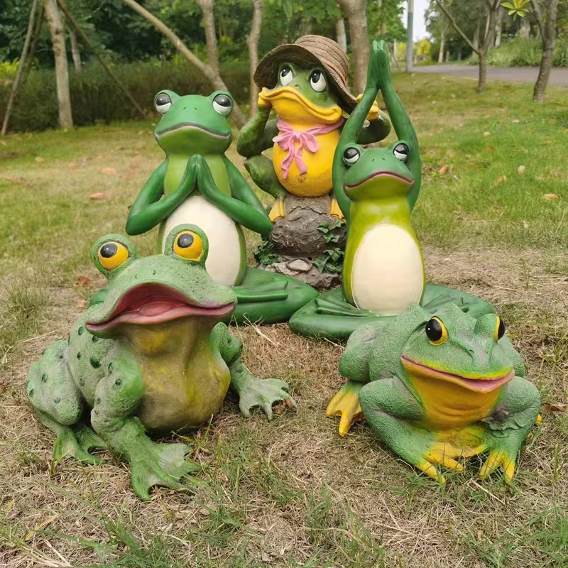 cute frog statue 