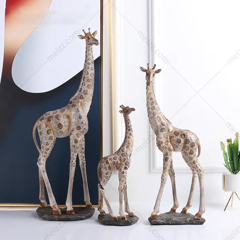 small giraffe figurine