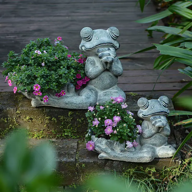 praying frog garden statue