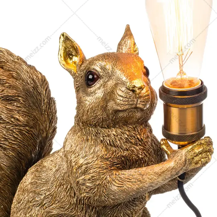 squirrel garden light