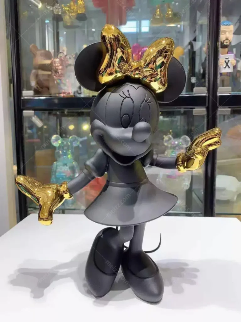 mickey and minnie mouse statues