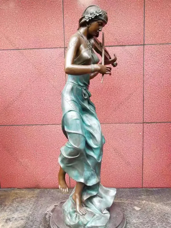 violin player statue