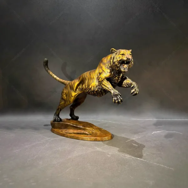 metal tiger statue