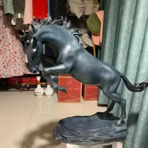 small horse sculpture