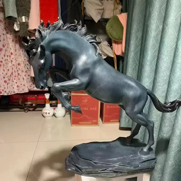 small horse sculpture