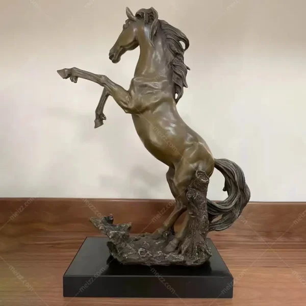 home interior horse figurine