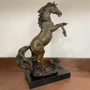 home interior horse figurine