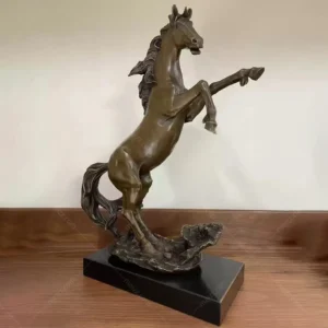 home interior horse figurine