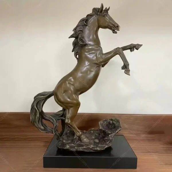 home interior horse figurine